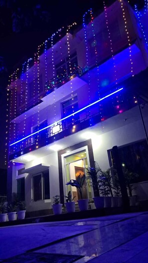 Front of property - Soooper Hotel (Gurgaon)