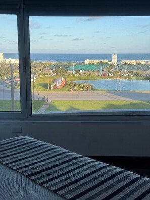 In-room safe, blackout drapes, free WiFi