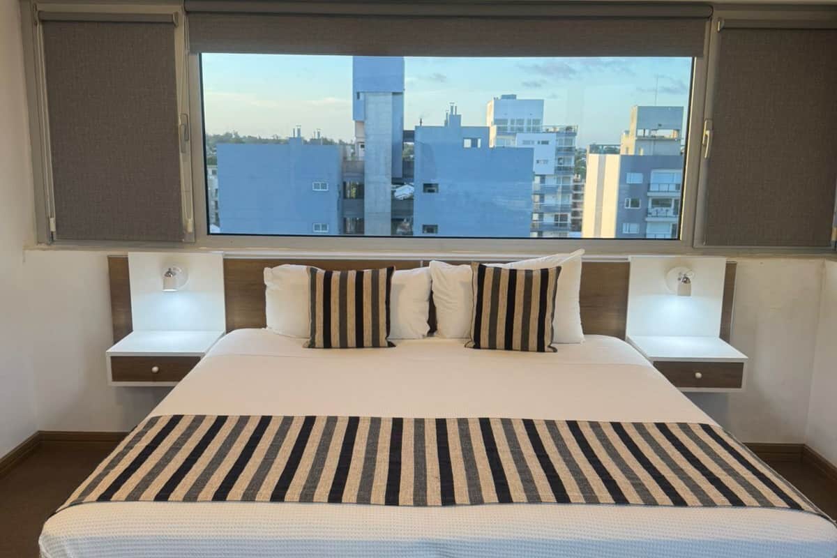 Family Apartment, Sea View | 1 bilik tidur, peti besi dalam bilik, langsir/tirai gelap terus