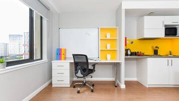 Studio, 1 Double Bed, Non Smoking | Free WiFi