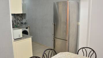 冰箱、微波炉、烤箱、茶具/咖啡用具