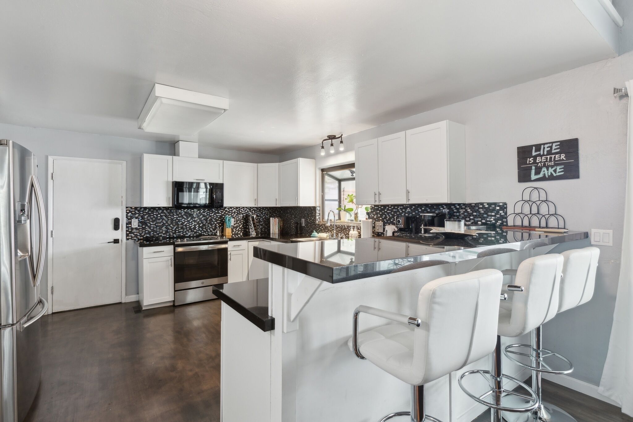 Villa, 4 Bedrooms | Private kitchen | Fridge, oven, coffee/tea maker, electric kettle