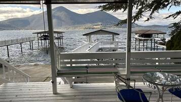 Villa, 4 Bedrooms | Property grounds