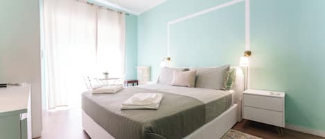 2 bedrooms, desk, iron/ironing board, travel cot