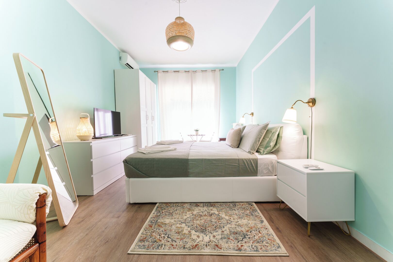 2 bedrooms, desk, iron/ironing board, travel crib