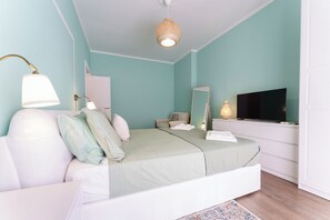 2 bedrooms, desk, iron/ironing board, travel cot