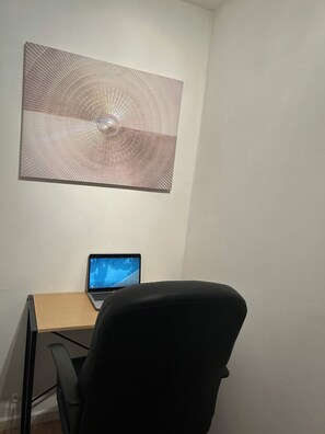 Interior - Charming Retreat in Waltham Cross. 20 Mins to Central London (Waltham Cross)