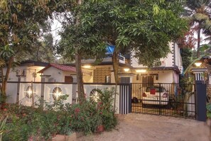 Exterior - Shellys Hideout Inn : Deluxe Room (Calangute)