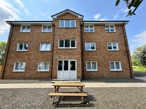 Exterior - Inchconnachan Apartment (Bonhill)