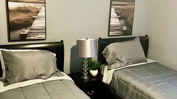 2 chambres, fer et planche à repasser, Wi-Fi, draps fournis