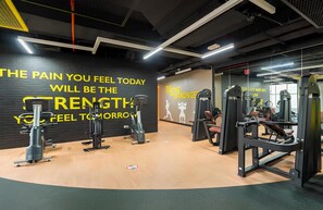 Fitness facility - A well maintained apartment with all amenities and close to the burj khalifa, (Dubai)