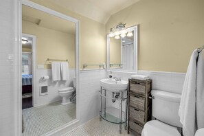 Bruser, hårtørrer, håndklæder