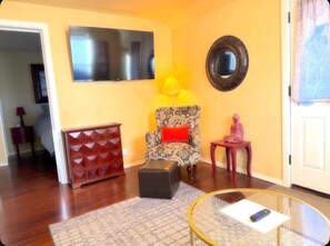 1 bedroom, WiFi - Bluebird Day - Huckleberry Cottage in Bend, OR, perfect for a romantic getaway. (Bend)
