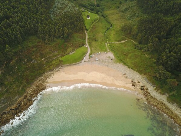 Solsenger og strandhåndklær