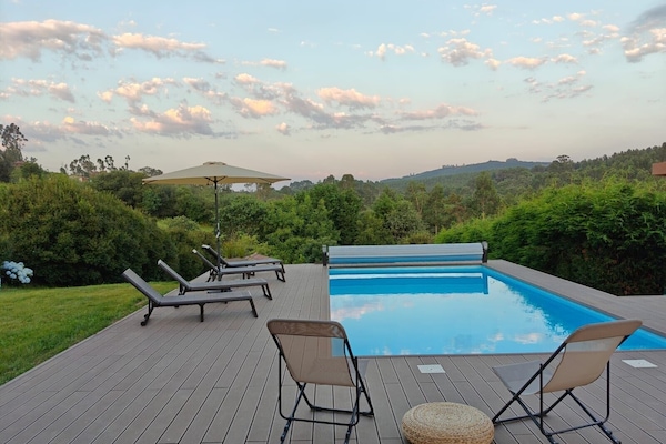 Piscina a l'aire lliure i piscina climatitzada
