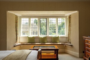 Κλινοσκεπάσματα υψηλής ποιότητας, χώρος εργασίας για λάπτοπ 