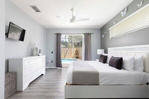 4 bedrooms, iron/ironing board, Internet, bed sheets - Disney Area 4BR w/ Private Pool & Star Wars Arcade – 4 Miles to Parks (Kissimmee)