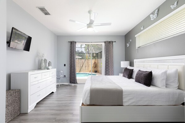 4 bedrooms, iron/ironing board, Internet, bed sheets