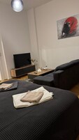 Apartamento, 2 habitaciones, vistas a la ciudad | Servicio de la habitación