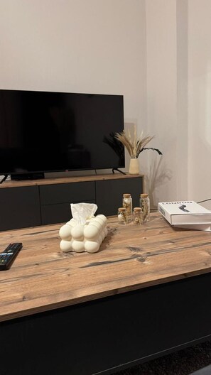 Unclassified image, 4 of 28, button - Downtown Chalet in Braunschweig (Braunschweig)