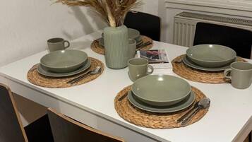 Apartment, 2 Bedrooms, City View | Dining