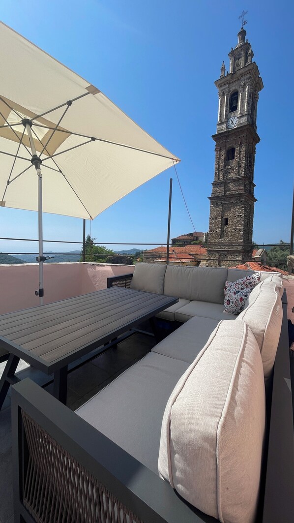 تناول الطعام بالخارج