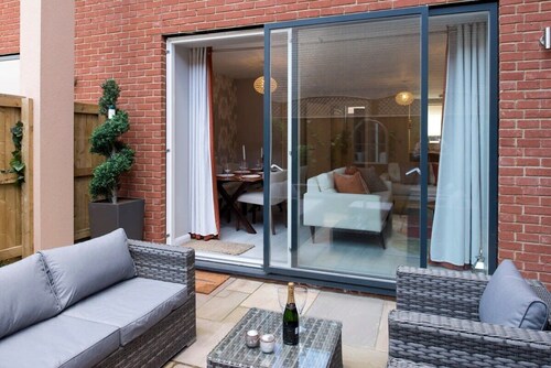 Three bedroom House Next to Cabot Circus - Hopewell