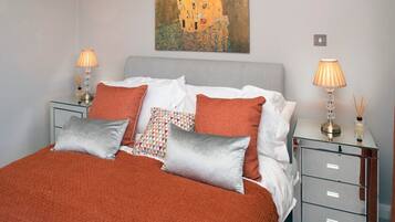 3 bedrooms, iron/ironing board, travel crib, WiFi