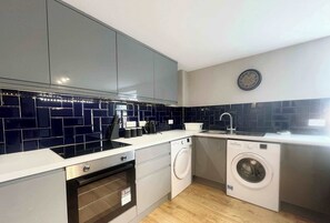 Refrigerador, horno, placa de cocina, tostadora