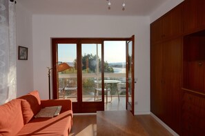 Apartment | Living room - Apartment Near Illes Medes Beach (Torroella de Montgrí)