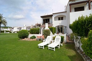 Garden - Holiday Home in Estartit Near Beach & Pool (Torroella de Montgrí)