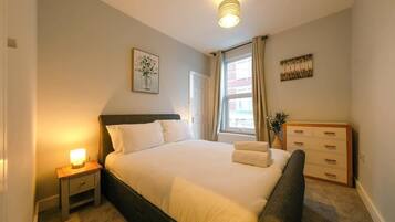 2 bedrooms, iron/ironing board, WiFi, bed sheets