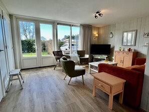 House | Living room - Modern Bungalow Close to Beach With Views (Sint Maartensvlotbrug)