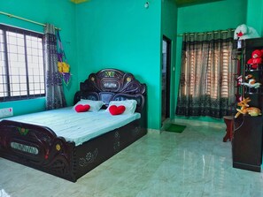 Habitación Deluxe doble, vistas a la ciudad | Servicio de la habitación