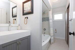 Towels - The Ocean Avenue Oasis- Newly Renovated (Lavallette)