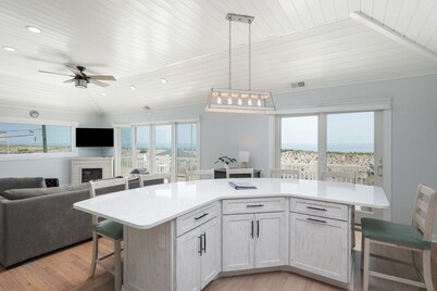 The Ocean Avenue Oasis- Newly Renovated