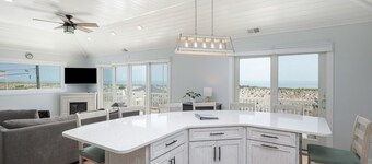 The Ocean Avenue Oasis- Newly Renovated