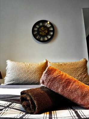 Slaapzaal, 1 slaapkamer, uitzicht op stad | Woonkamer