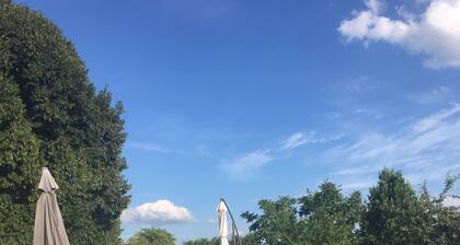Gite with swimming pool in the countryside. Pets welcome!