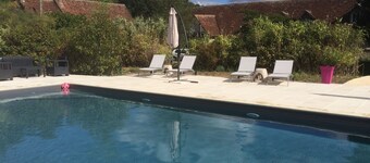 Gite with swimming pool in the countryside. Pets welcome!