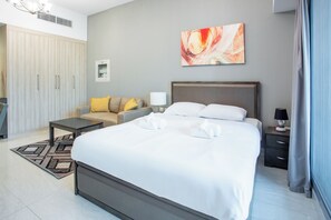 1 habitación, tabla de planchar con plancha, wifi y ropa de cama