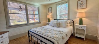 Joy's Place - 3BR/2BA Cottage in the Heart of Oxford!