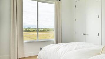4 bedrooms, WiFi, bed sheets