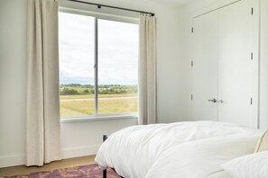 4 bedrooms, WiFi, bed sheets