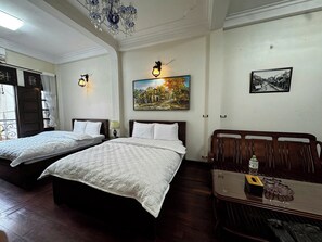 Free WiFi - IL Divo 8 Hàng Đào Hostel & Spa (Hanoi)