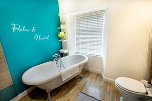 Cottage | Bathroom | Shower, hair dryer, towels - Cozy Cottage Retreat in Backbarrow (Ulverston)