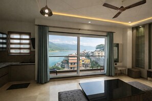 Departamento Elite, balcón, vista al río | Vista del balcón