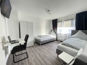 2 bedrooms, desk, WiFi, bed sheets