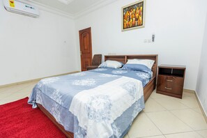 3 chambres, fer et planche à repasser, Wi-Fi, draps fournis