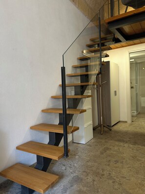 Escaleras con barandal